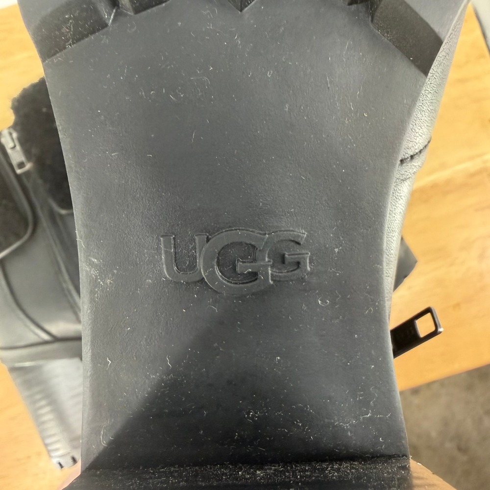 UGG Ankle Boots Womens 9 Black Leather Fur Trim Lug Block Heel Moto Core - Picture 7 of 7